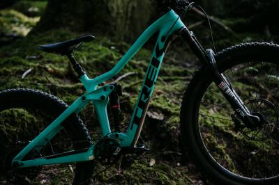 Trek Remedy Al F/S L Marigold to Radioactive Red Fade Produktbild 4